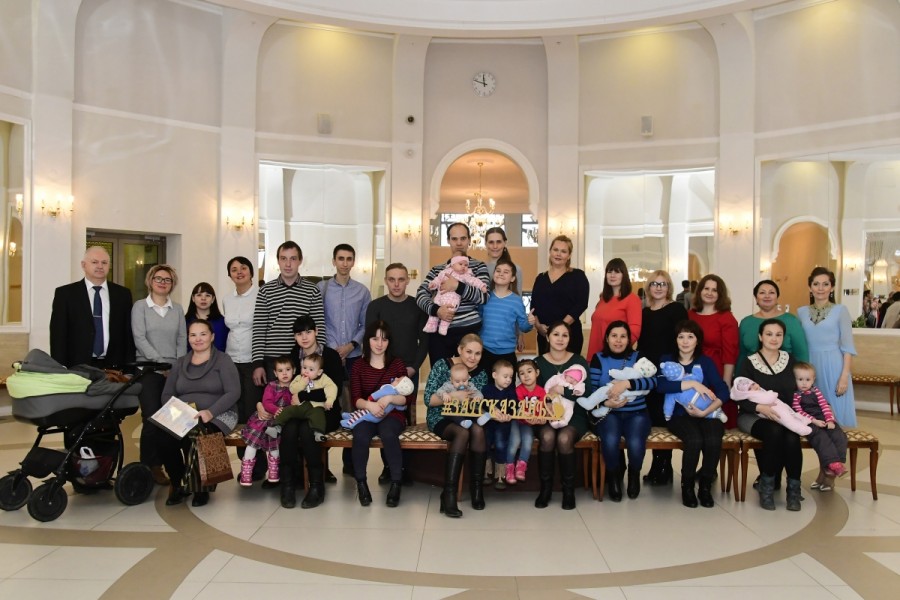 Вручение материнских сертификатов в Центре семьи «Казан»